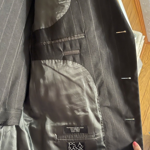 JoS A Bank Suit - Picture 3 of 7